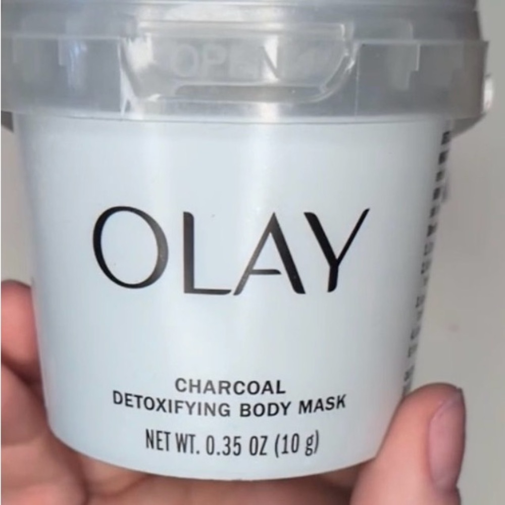 *NEW*.35oz*OLAY* Charcoal Detoxifying Body Mask - White with Clear Lid